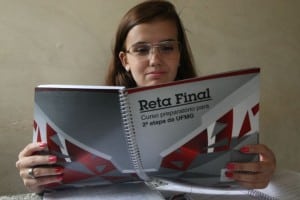 Carolina briga por vaga em Veterinária e planeja rever itens de química