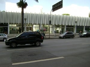 Fachada do Palácio das Artes de Belo Horizonte, um dos maiores núcleos culturais da América Latina.